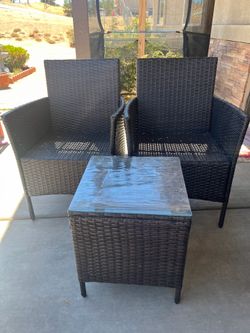 3-piece outdoor wicker bistro/conversation set