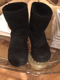 Black Ugg's size 9 $75 Firm