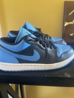 Jordan 1 low university blue and black size boys 8