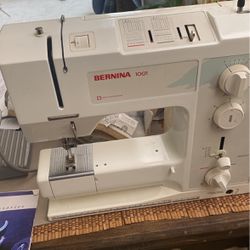 Bernina Sewing Machine 1001