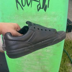Pretty New Vans barely used Size 8 men’s