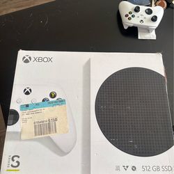 Xbox Series S and Turtle beach gaming headset