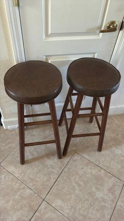Vintage wood/ vinyl top bar stools