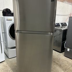 Samsung 2023 29 in. 17.6 cu.ft. fridge with FlexZone and Ice Maker can deliver Fingerprint-Resistant Stainless Steel Retail price $999