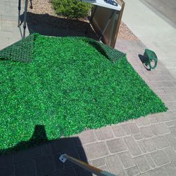 12 pieces of artificial grass hedge. Each 12x12 Inches, 3 Ft X 4 Ft