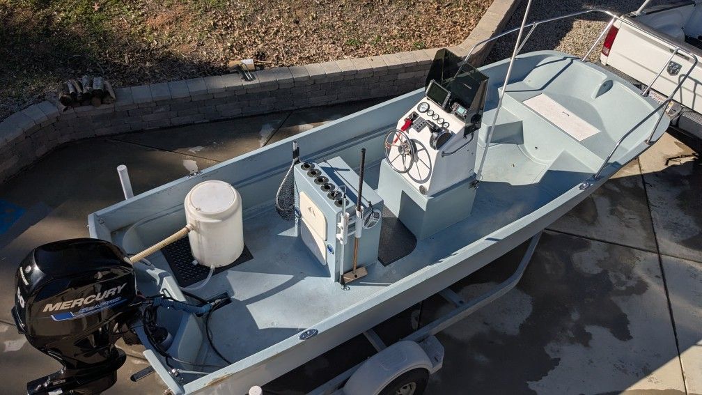 17ft Boston whaler nauset Center Console Boat