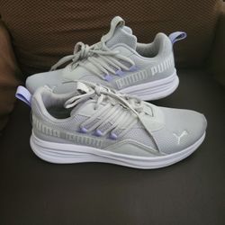 Puma Sneakers (Gray Size 9)