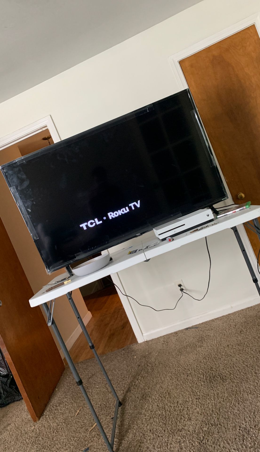 60 roku tv 200 no remote u can use mobile app tho