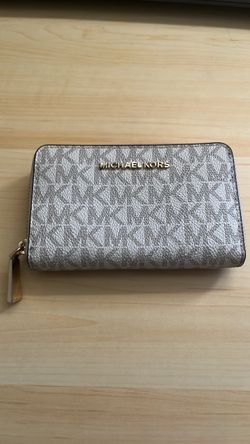 Michael Kors white/gray zip wallet