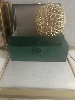 Velvet Green accent boxes