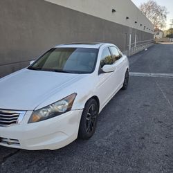 Vendo Honda Accord 2008 En Buenas Condiciones Titulo Limpio Con Placas AL Dia 