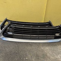 2016-2018 LEXUS ES350 LOWER GRILLE 