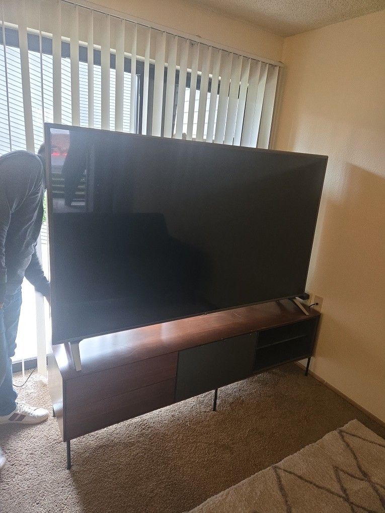 LG 75 In And TV Stand Set