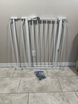 Extra Tall Pet Gate / Safety Gate - Fits Openings 29” - 36.5”
