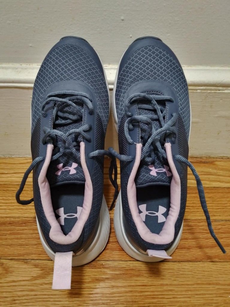 Pair Of Women Under Armour Shoes Size 7.5 Only Used Once.