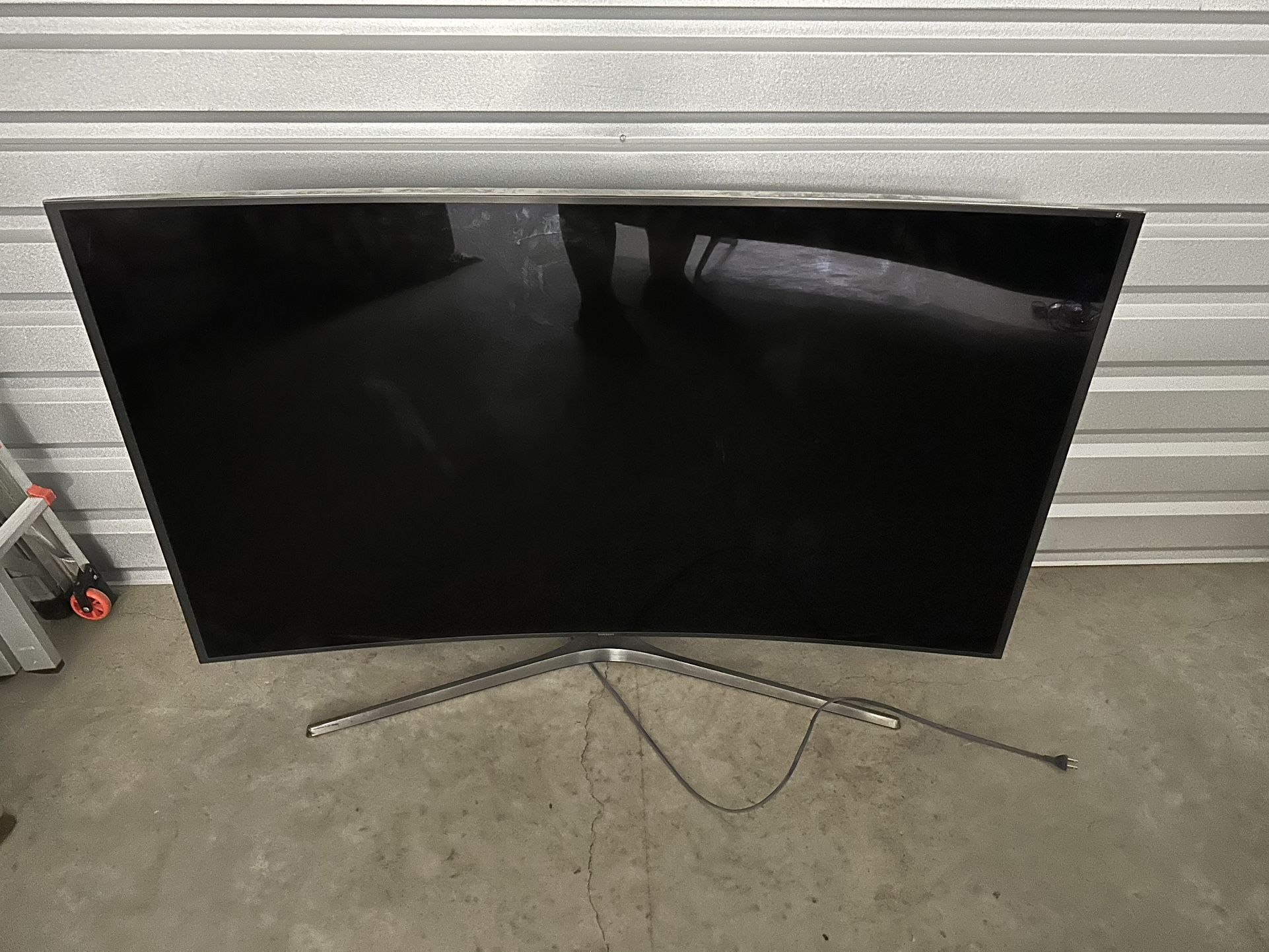 Samsung Curved 65” TV