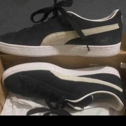 Blk WhT Pumas Men’s Sz 9