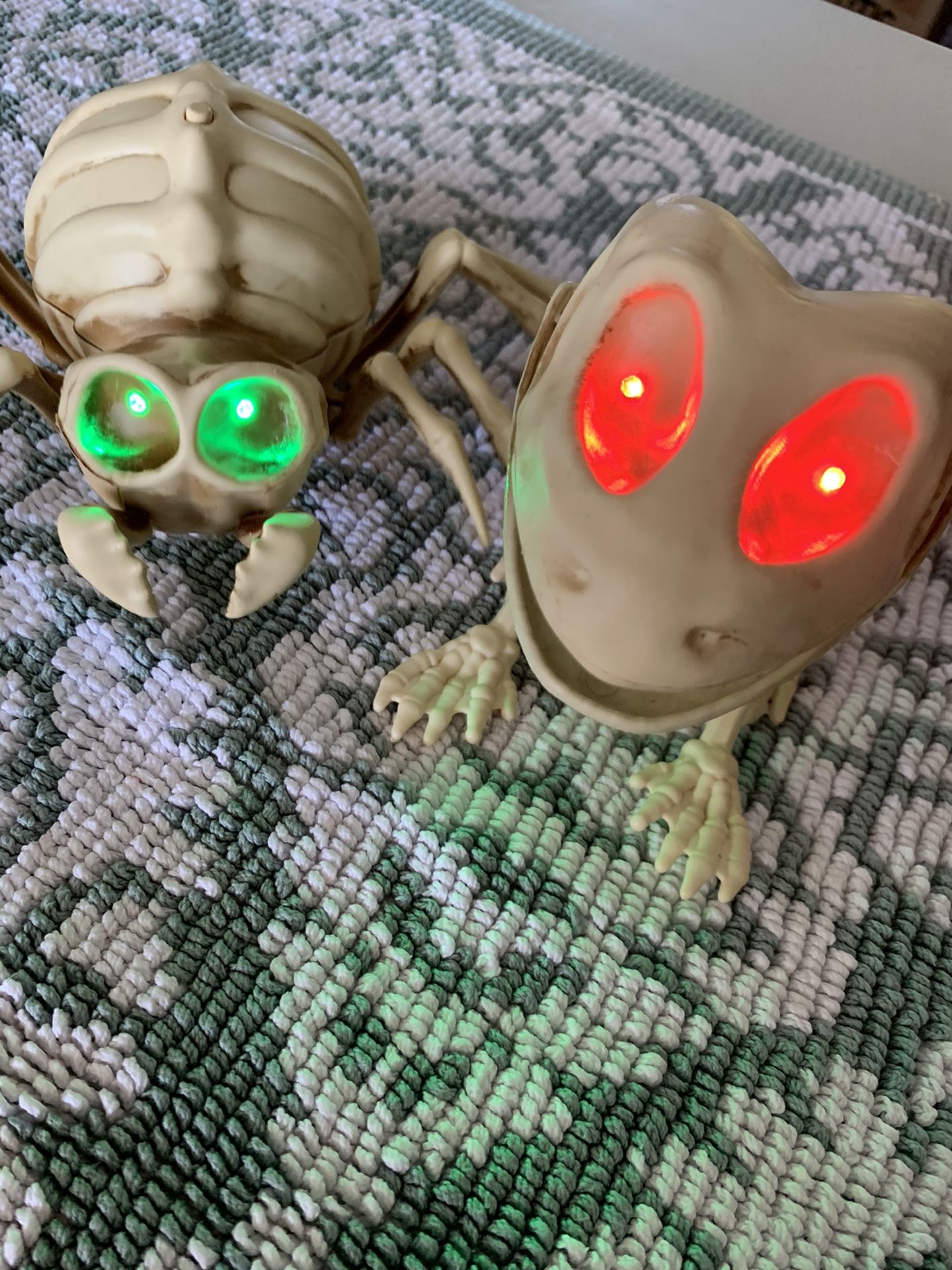 HALLOWEEN CREATURES SET OF 2 MOTION ACTIVATED .