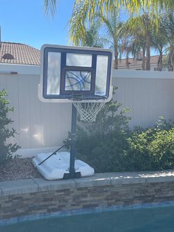 Pool basketball hoop