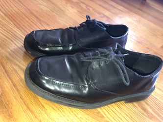 Men’s dress shoes