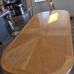 Solid Oak Kitchen Table w/extra Leaf Expansion & Chairs