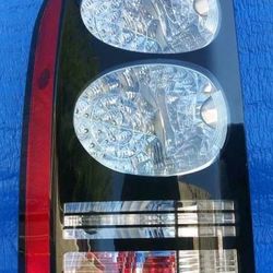 2013-2015 LAND ROVER DISCOVERY 4 LEFT DRIVER SIDE LH TAIL LIGHT LED OEM USED