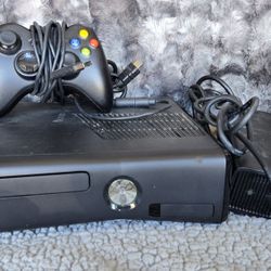 Xbox 360 & Games  (228 GB)