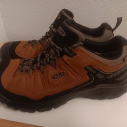 I WILL TAKE $40 IF PICKED UP TONIGHT!!!! Keen Size 13 Men's Targhee IV Waterproof Hiking Low Cut Boot. Brand New Only $80