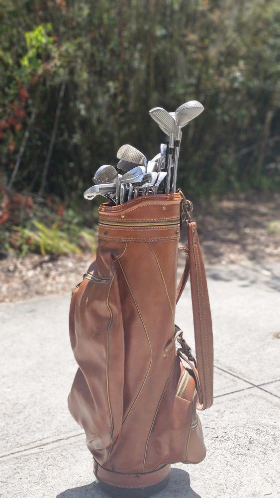 Full Set Of Golf Clubs ( LeatherBag Included)