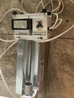 Hydroponic indoor growing light