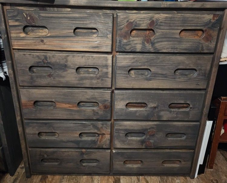 10 Drawer Wood Dresser 