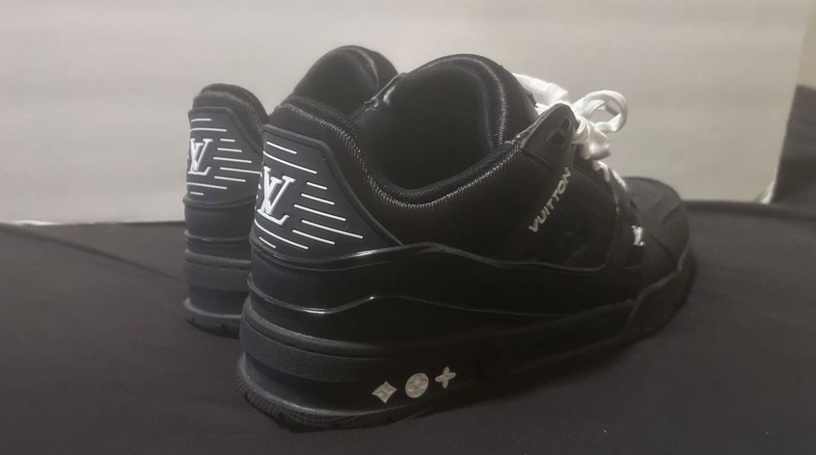 Louis Vuitton Trainers Black and White Size 10