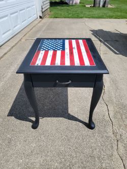 Distressed Wood American Flag End Table