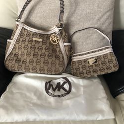 Brand new MK purse with wristlet! 