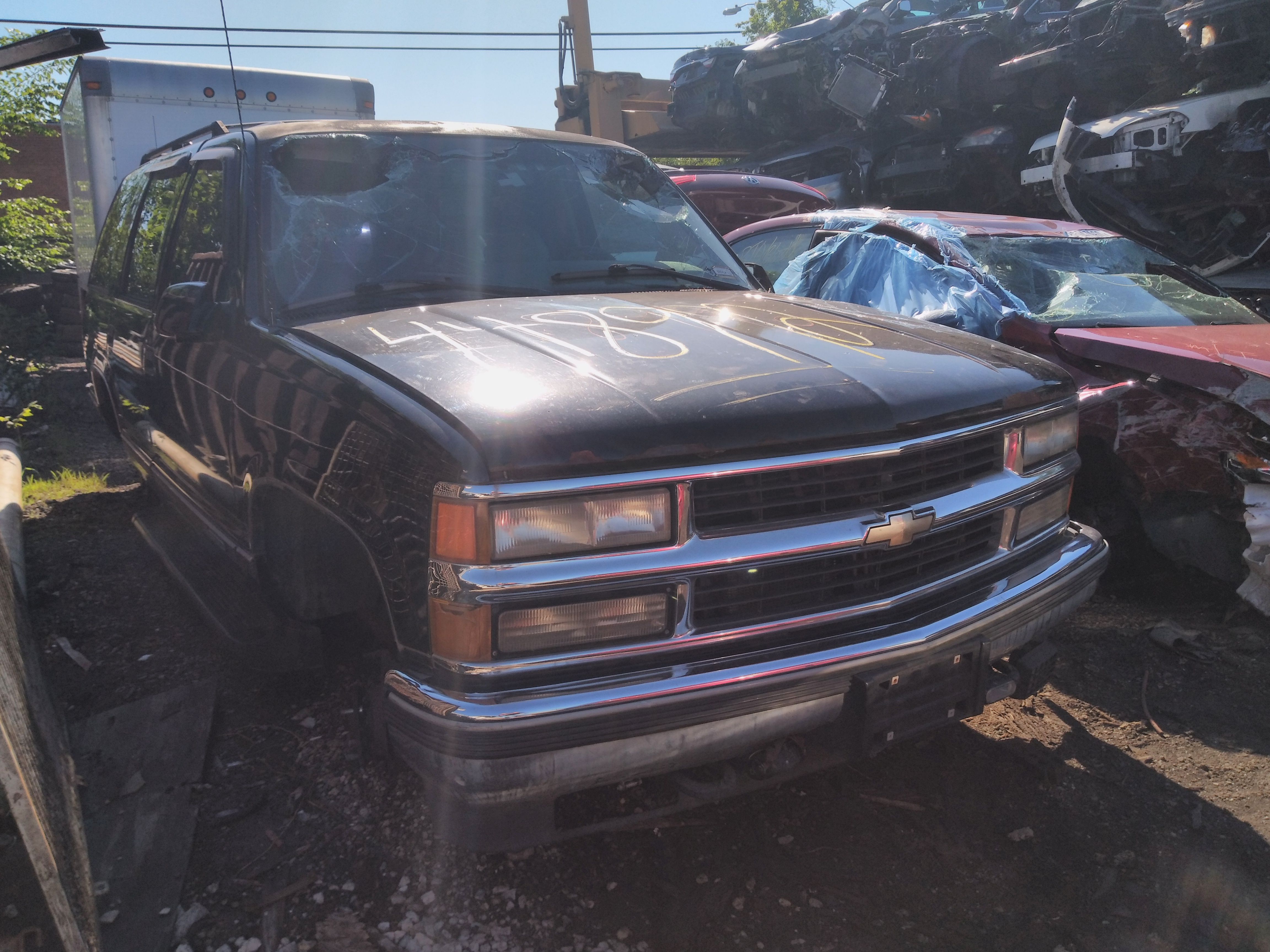 95 Chevy Tahoe in for parts only. Cash Only , You Pull it.