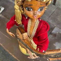 Guitar Lady In Velvet