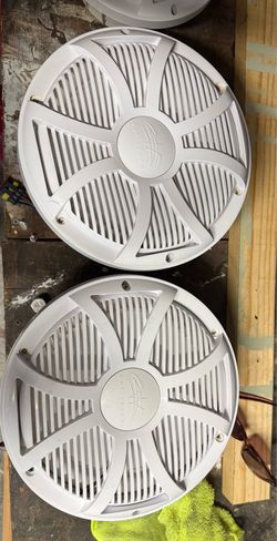 Wet sound 10” subs.