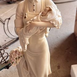 Guiseppe Armani Nurse Figurine