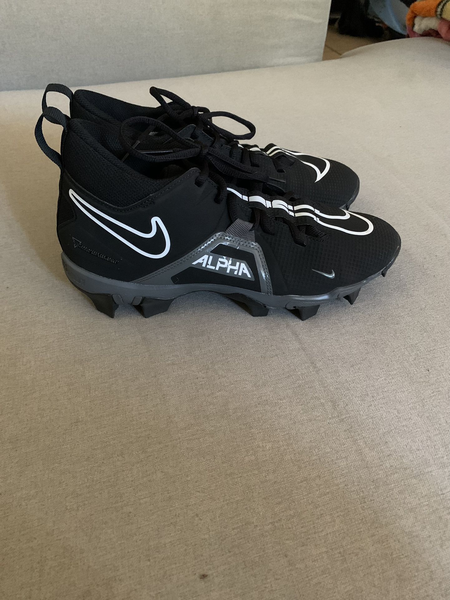 Alpha Menace 3 Cleats