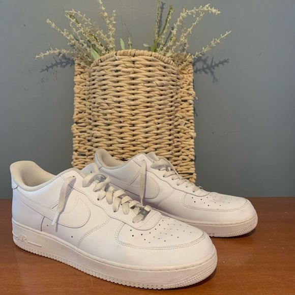 Nike Air Force 1 Size 9 Like NEW