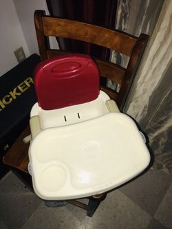 My son chair I’m selling it cause it’s never used