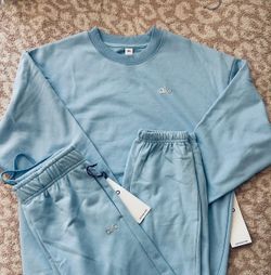 Alo Sky Blue Crewneck and Sweatpants Set Size S $125 **READ DESCRIPTION**