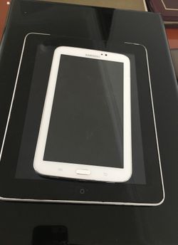 IPad first generation and Samsung tablet