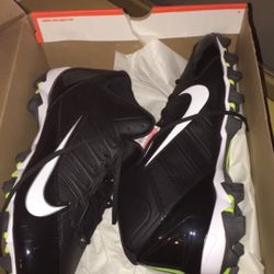 Nike Cleats-New