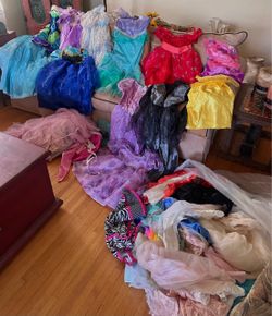 Kids Disney Dresses 👗 Halloween 🎃 Custom 5 .00 each one