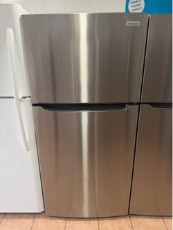 Frigidaire 30” refrigerator
