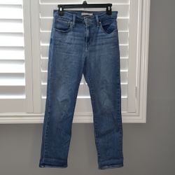 Levis Crop Jeans