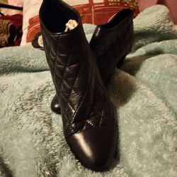 Channel Black Boots Size 371/2 $ 200