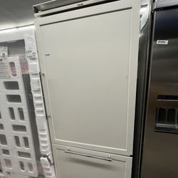 Viking Built In Bottom Freezer Panel Ready 36” Refrigerator 