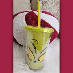 Dr. Seuss The Grinch 16 oz. acrylic cup with a straw.  🥤💚✨️